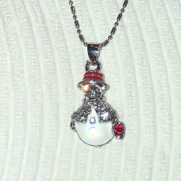 Swarovski crystal snowman Christmas silver chain - Picture 4 of 8